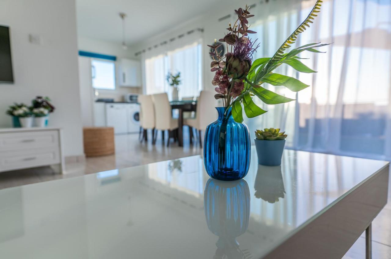 Ferienwohnung Makenzy Seaview Penthouse Larnaka Exterior foto