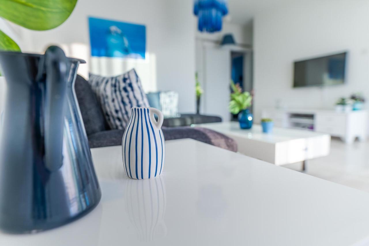 Ferienwohnung Makenzy Seaview Penthouse Larnaka Exterior foto