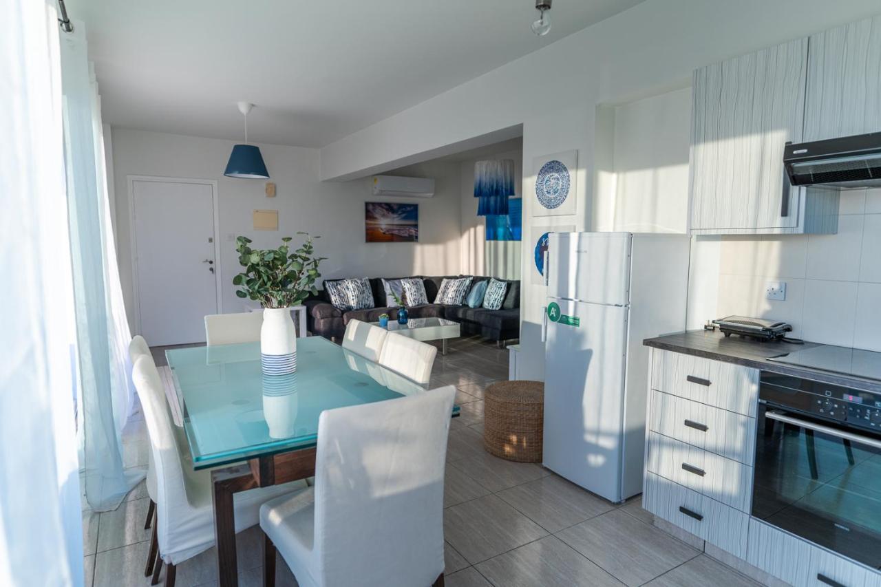 Ferienwohnung Makenzy Seaview Penthouse Larnaka Exterior foto